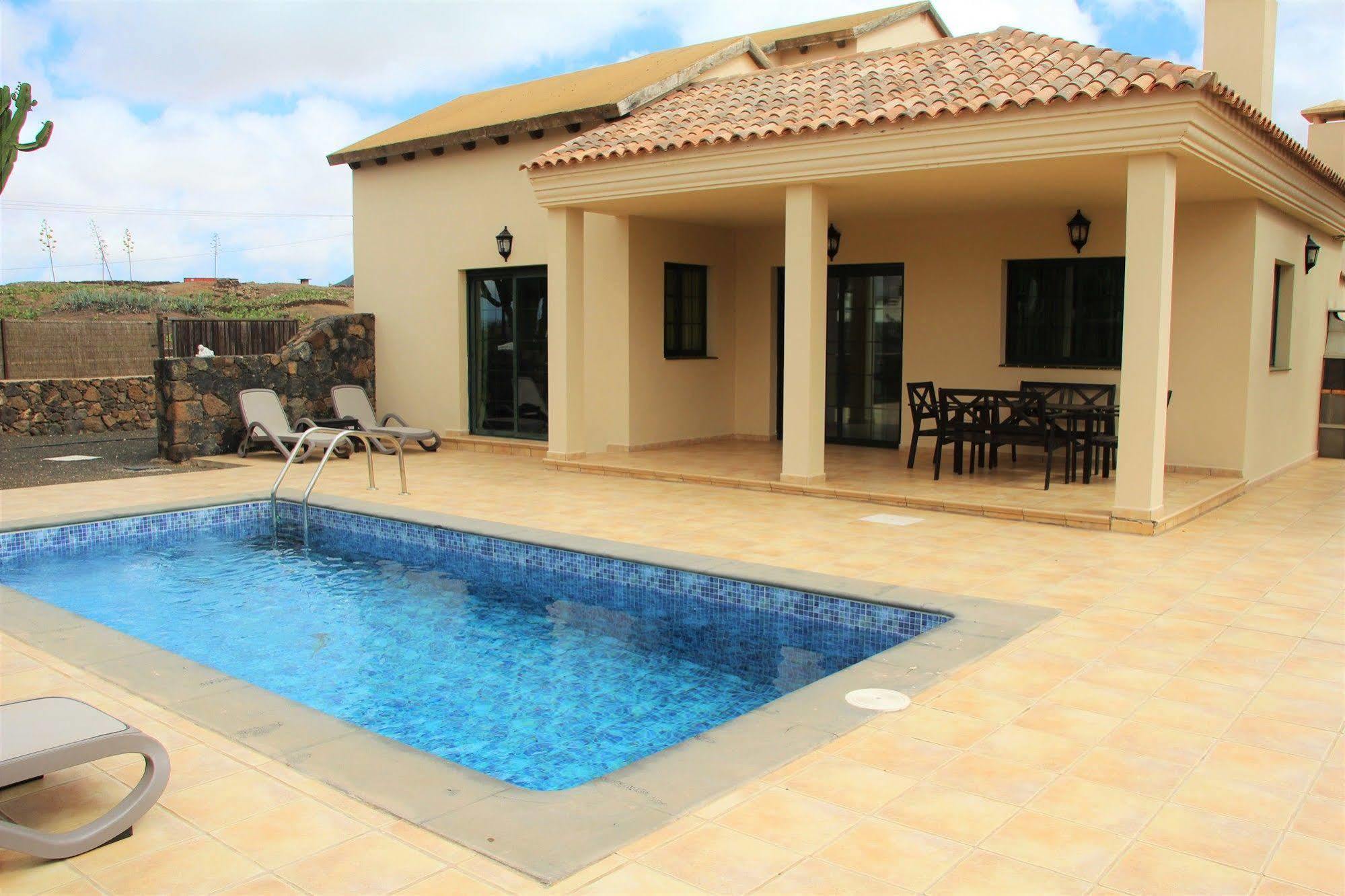 Villas Oasis Casa Vieja La Oliva Exterior foto