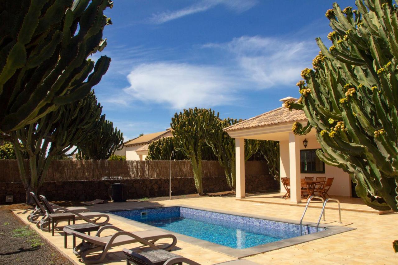 Villas Oasis Casa Vieja La Oliva Exterior foto